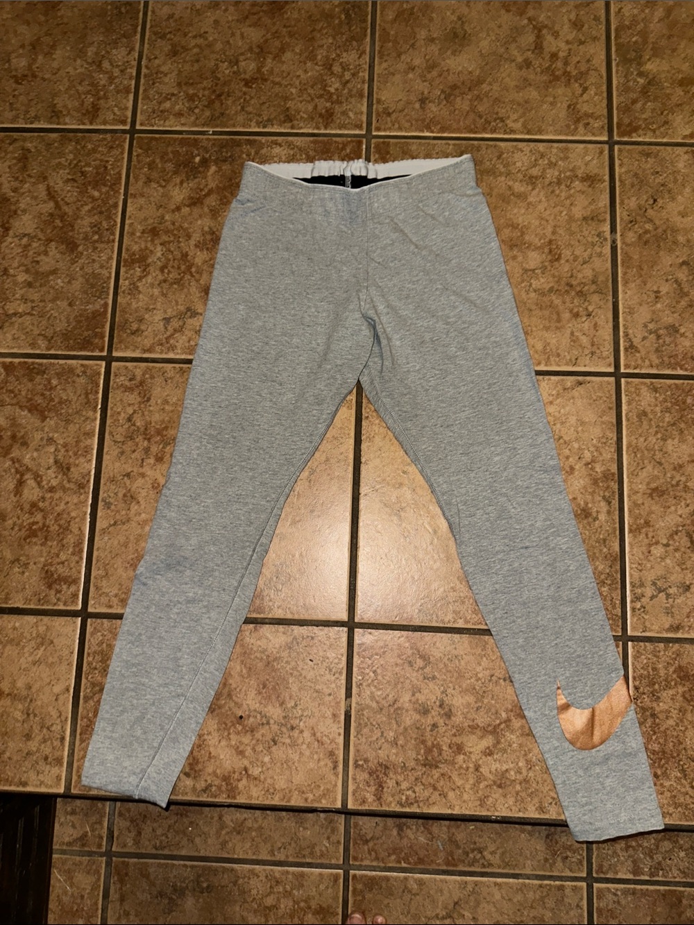 Nike Women’s Leggings W/Metallic Gold Swish Size S